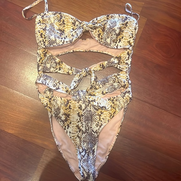 River Island knit front swimsuit size UK 12 - Picture 1 of 3